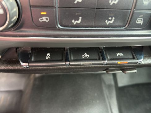Used 2018 Chevrolet Silverado 2500 LT AWD/4WD image 12