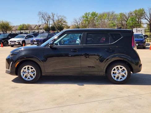 Certified 2025 Kia Soul LX image 4