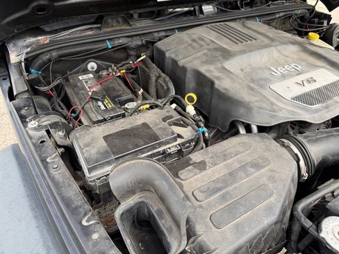 Used 2015 Jeep Wrangler Sport AWD/4WD image 24
