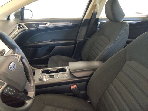 Used 2020 Ford Fusion SE FWD image 17