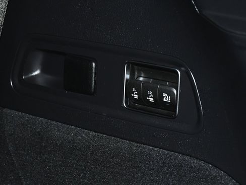 Used 2025 Mercedes-Benz GLS 450 4MATIC image 83