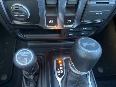 Used 2022 Jeep Wrangler Sport S image 20