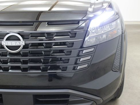 New 2026 Nissan Pathfinder S FWD image 8