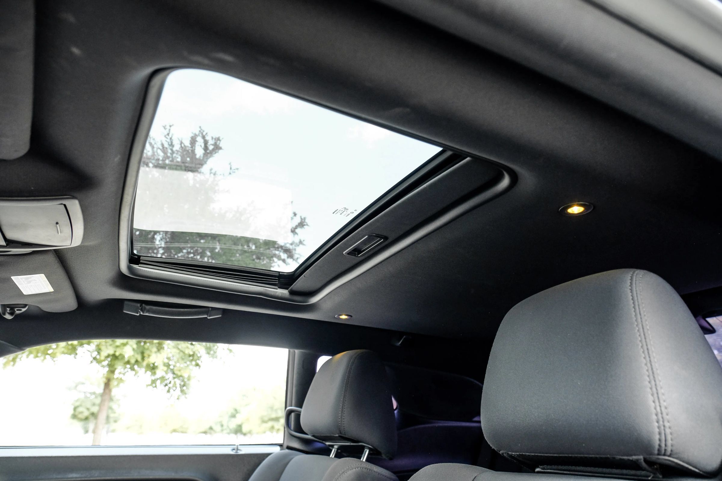 Used 2013 Dodge Challenger R/T w/ Blacktop Pkg RWD image 5