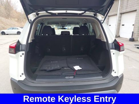 Used 2023 Nissan Rogue S image 12