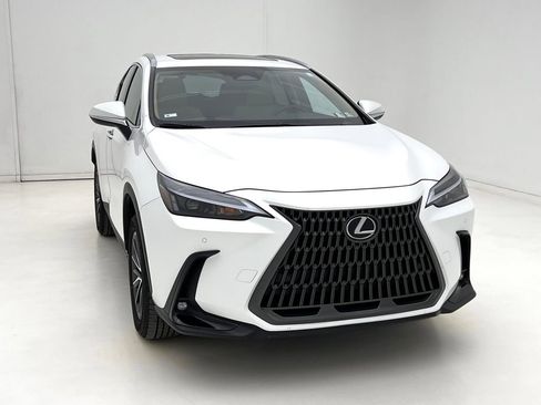 Used 2025 Lexus NX 350 AWD w/ Premium Package image 4