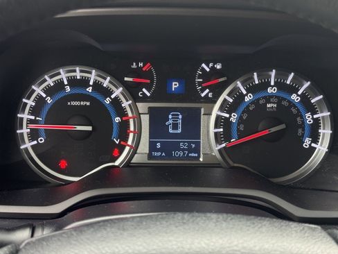 Used 2018 Toyota 4Runner SR5 image 33