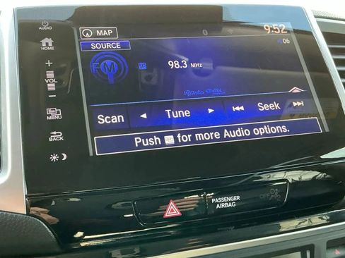 Used 2018 Honda Pilot Elite image 31