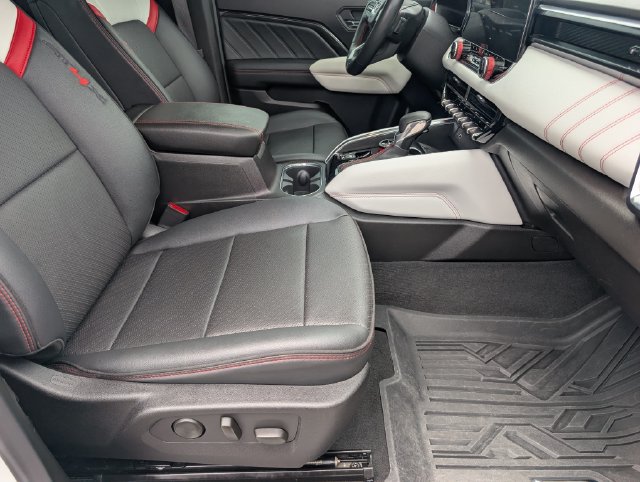 Used 2024 GMC Canyon AT4X AWD/4WD image 30