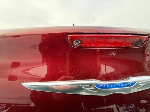 Used 2018 Chrysler 300 Limited w/ Safetytec Plus Group image 15