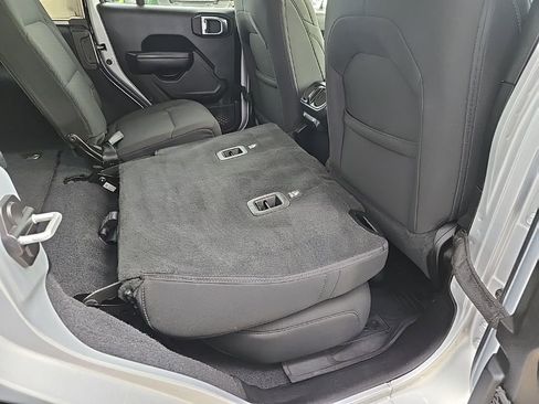 Used 2022 Jeep Wrangler Unlimited Sport image 88