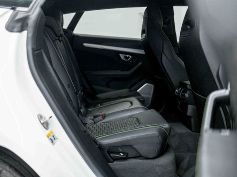 Used 2020 Lamborghini Urus image 47