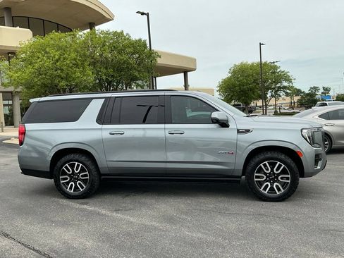 Used 2023 GMC Yukon XL AT4 w/ AT4 Premium Plus Package AWD/4WD image 2