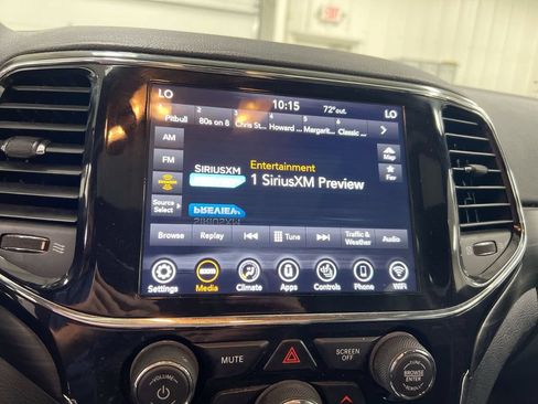 Used 2019 Jeep Grand Cherokee Altitude AWD/4WD image 14