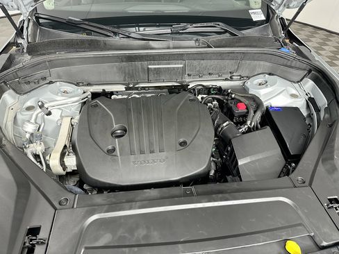 Used 2025 Volvo XC90 B5 Core AWD/4WD image 31