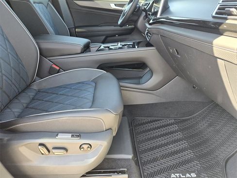 New 2026 Volkswagen Atlas Cross Sport SEL Premium R-Line image 12