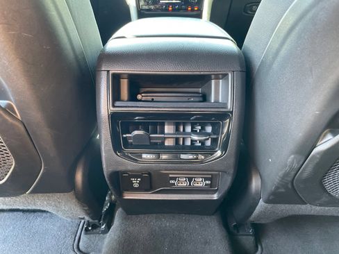 Used 2023 Jeep Grand Cherokee Altitude AWD/4WD image 31