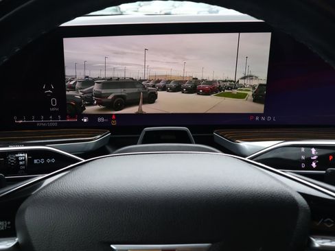 Certified 2025 Cadillac Escalade ESV Luxury image 37