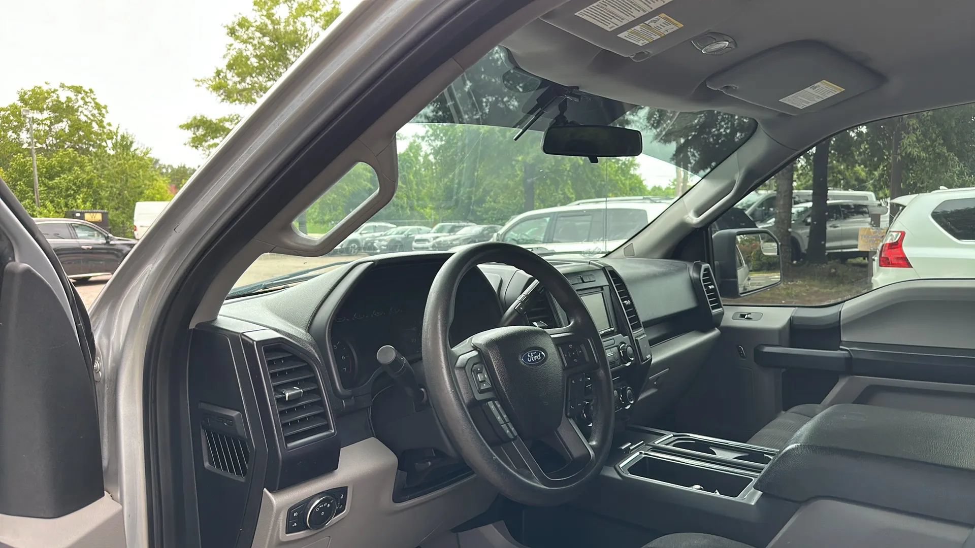 Used 2017 Ford F150 XL w/ Equipment Group 101A Mid AWD/4WD image 19