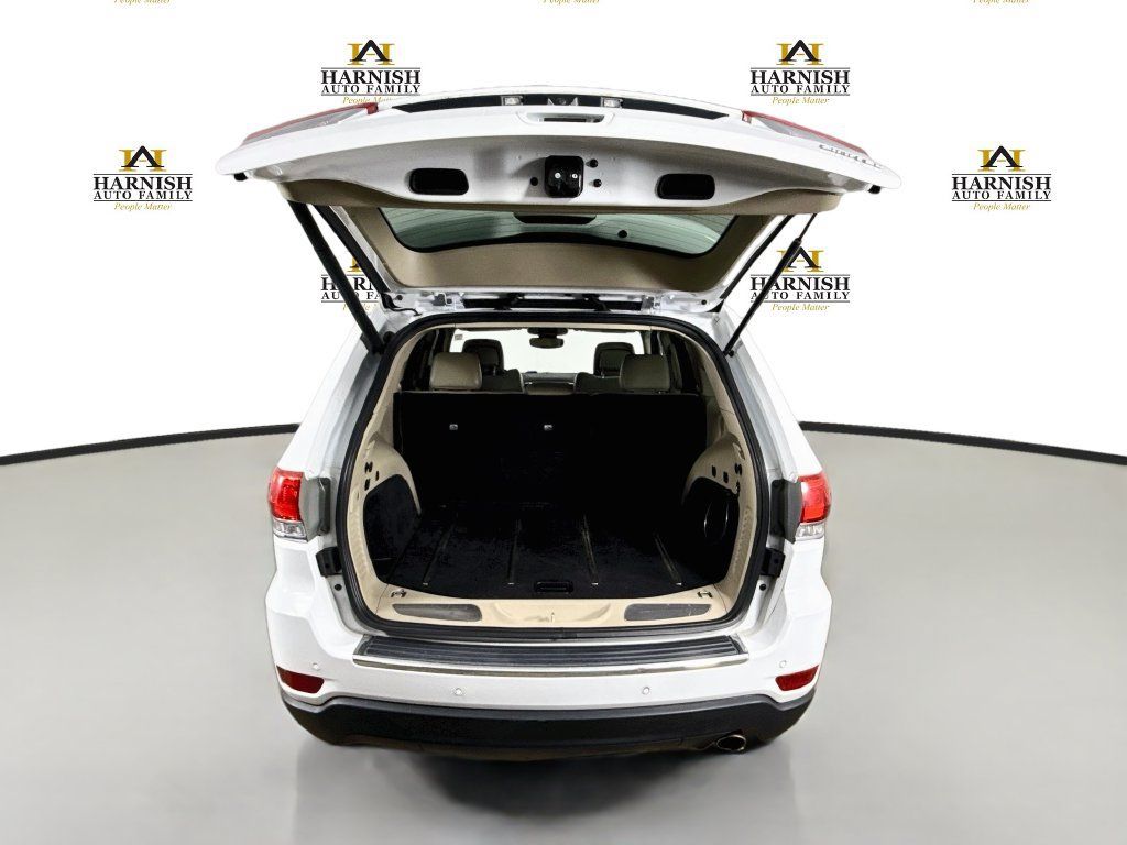Used 2017 Jeep Grand Cherokee Limited w/ Luxury Group II RWD image 32
