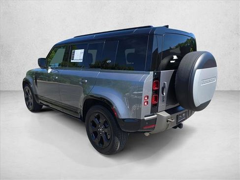 Used 2021 Land Rover Defender 110 X-Dynamic HSE AWD/4WD image 6