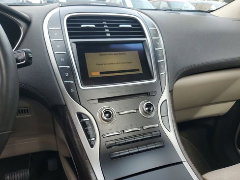 Used 2021 Lincoln Nautilus FWD image 14