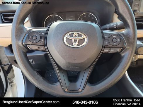 Used 2019 Toyota RAV4 LE image 19