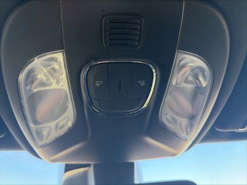 Used 2025 Jeep Compass Latitude w/ Altitude Special Edition image 25