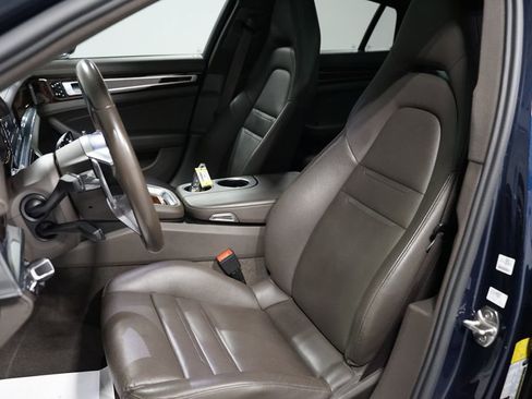Used 2018 Porsche Panamera image 26