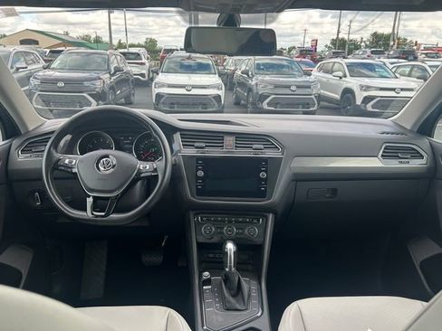 Used 2018 Volkswagen Tiguan SE FWD image 9