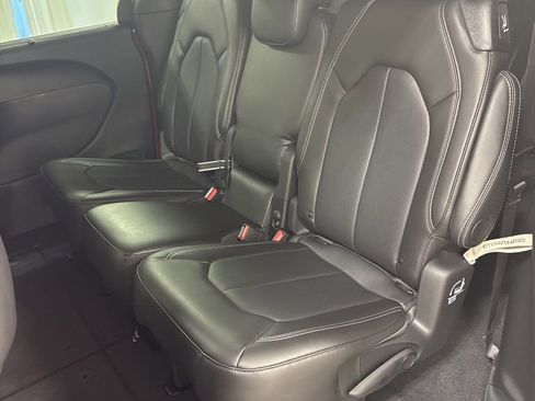 New 2026 Chrysler Pacifica Select image 25