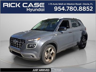 Used 2023 Hyundai Venue Limited w/ Cargo Package