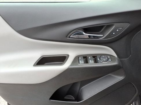 Used 2023 Chevrolet Equinox LS w/ LS Convenience Package image 16