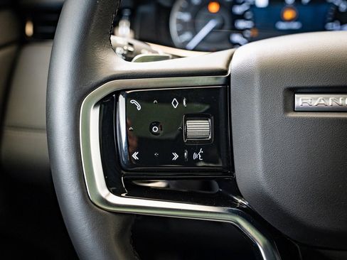 Used 2023 Land Rover Range Rover Evoque R-Dynamic SE image 27