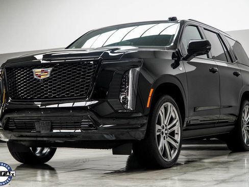 Used 2026 Cadillac Escalade Platinum Sport AWD/4WD image 10