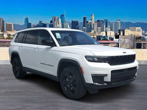 New 2025 Jeep Grand Cherokee L Limited w/ Black Appearance Package image 3