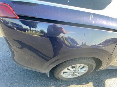 Used 2022 Kia Carnival LX FWD image 16