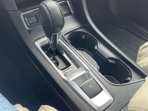 Used 2024 Subaru Ascent Limited image 22