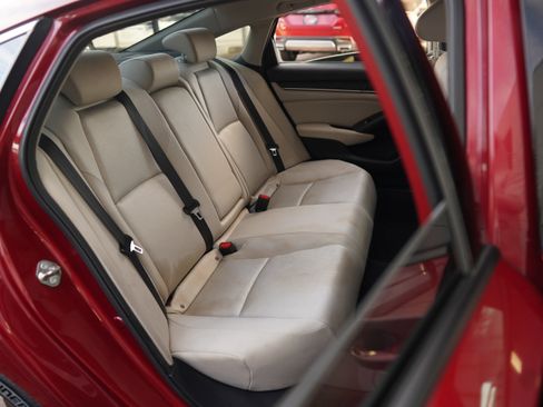 Used 2018 Honda Accord EX image 37