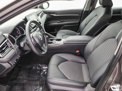 Used 2023 Toyota Camry SE FWD image 17