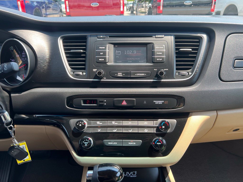 Used 2015 Kia Sedona LX w/ LX Convenience Package FWD image 24