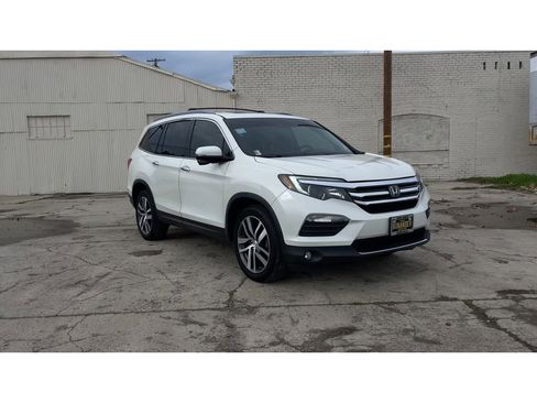 Used 2018 Honda Pilot Touring image 5