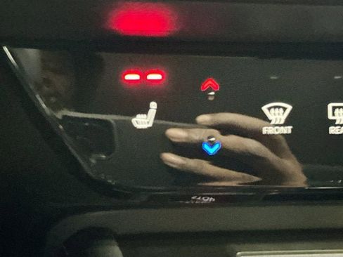 New 2026 Nissan Kicks SR image 16