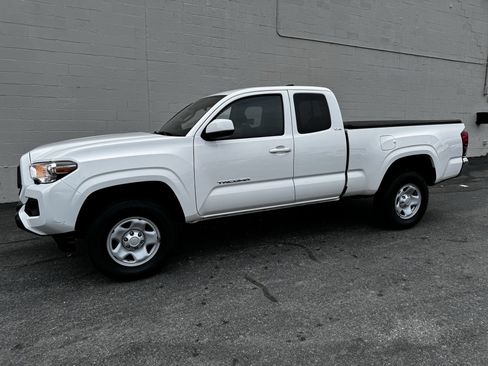Used 2021 Toyota Tacoma SR5 image 1