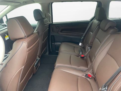 New 2026 Honda Odyssey Touring image 13