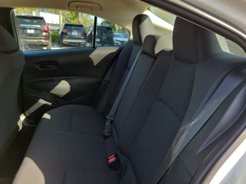 Used 2022 Toyota Corolla LE FWD image 13