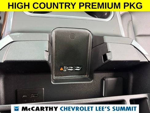 Used 2025 Chevrolet Silverado 2500 High Country w/ High Country Premium Package AWD/4WD image 28