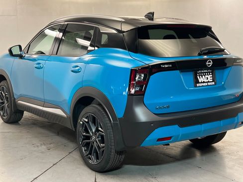 New 2026 Nissan Kicks SR FWD image 3