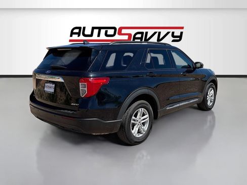 Used 2024 Ford Explorer XLT AWD/4WD image 7