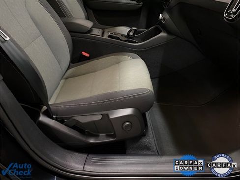 Used 2025 Volvo XC40 B5 Core image 76